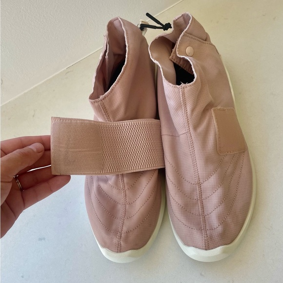 Nike Fear of God pink moc in particle beige - Picture 11 of 12